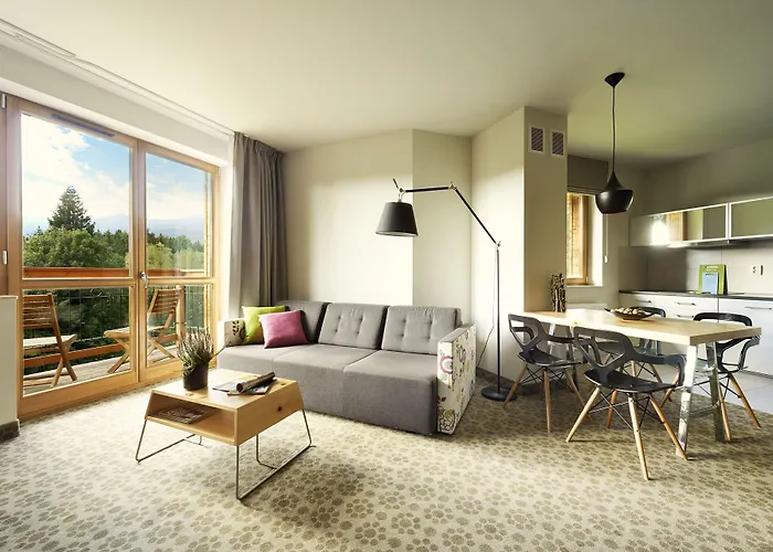 Cristal By Zdrojowa 公寓式酒店 4*