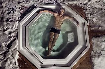 Cristal By Zdrojowa 斯克拉斯卡波伦巴