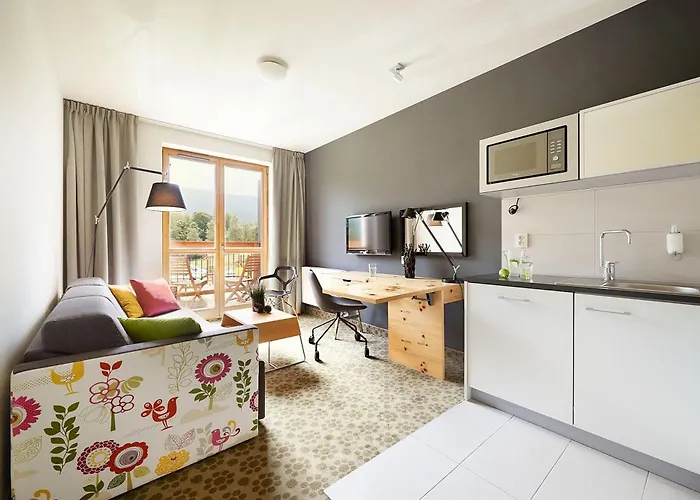 Cristal By Zdrojowa 斯克拉斯卡波伦巴