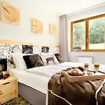 Cristal By Zdrojowa 4* שצ'קלארסקה פוראובה